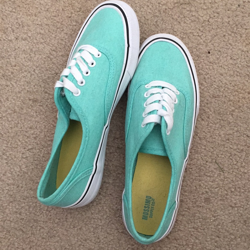Casual lace up shoes